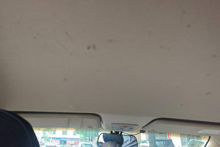 Used Baojun 730 2014 1.5L manual standard trim 7 seats Headliner