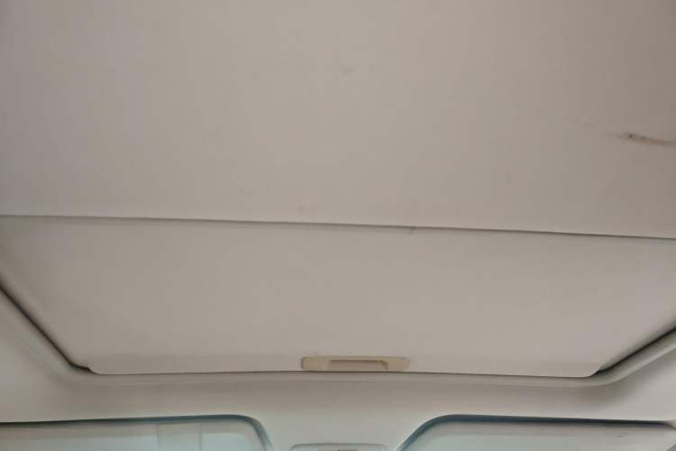 Used Baojun 730 2014 1.5L Manual Luxury Navigation ESP Version 7 Seats Headliner