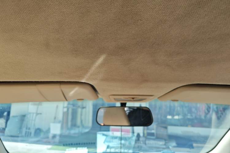 Used Baojun 730 2014 1.5L manual Comfort version 7 seats Headliner