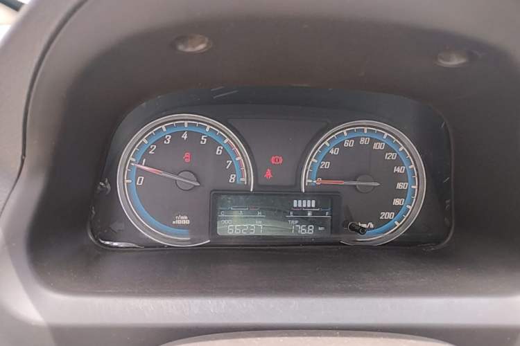 Used Baojun 730 2014 1.5L manual Comfort version 7 seats Instrument Cluster