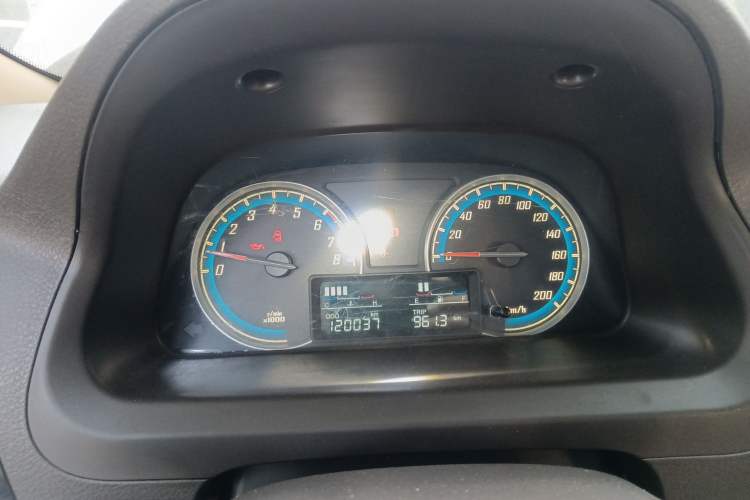 Used Baojun 730 2014 1.5L manual standard trim 7 seats Instrument Cluster