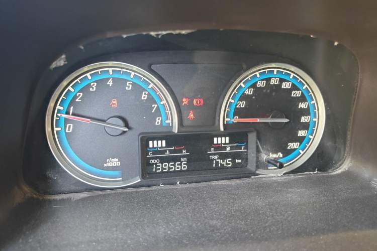 Used Baojun 730 2014 1.5L Manual Luxury Navigation ESP Version 7 Seats Instrument Cluster
