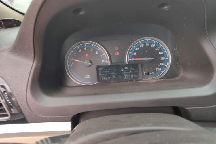 Used Baojun 730 2014 1.5L manual standard trim 7 seats Instrument Cluster