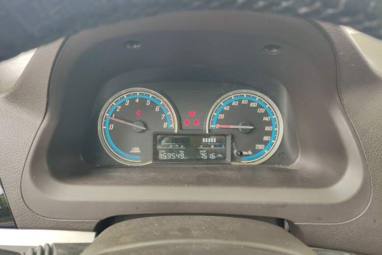 Used Baojun 730 2014 1.5L manual standard trim 7 seats Instrument Cluster