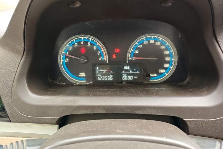 Used Baojun 730 2014 1.5L manual standard trim 7 seats Instrument Cluster