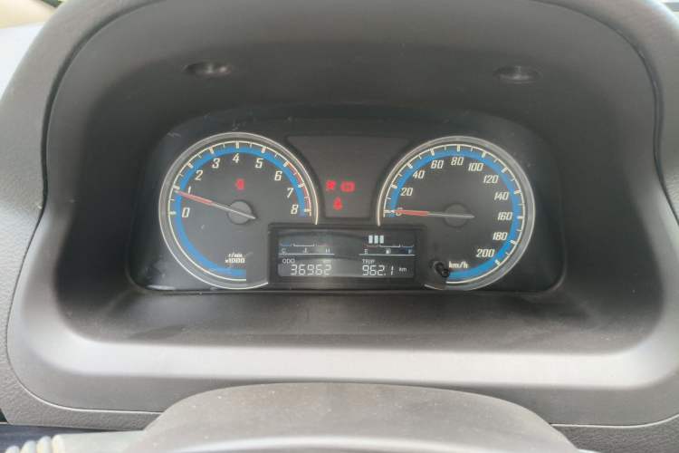 Used Baojun 730 2014 1.5L manual luxury trim 7 seats Instrument Cluster