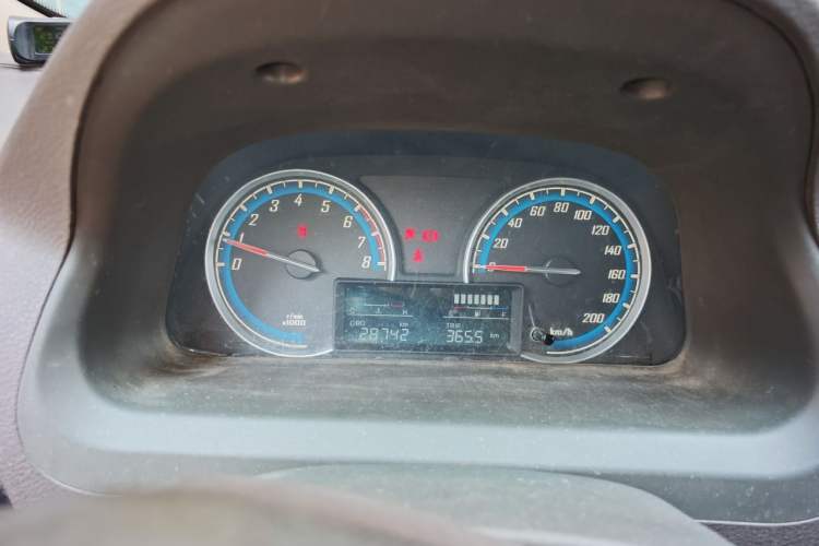 Used Baojun 730 2014 1.5L manual luxury trim 7 seats Instrument Cluster