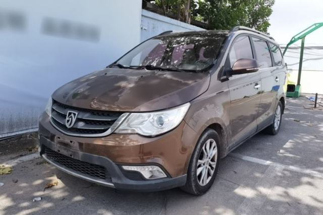 Used Baojun 730 2014 1.5L manual Comfort ESP version 7 seats