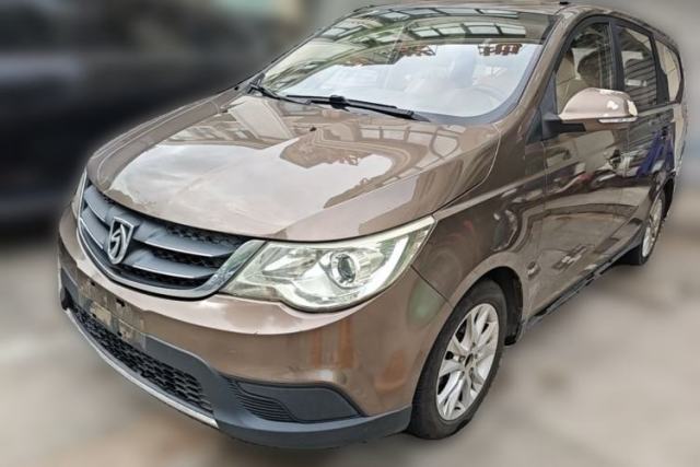Ojetý Baojun 730 2014 1.5L manual standard trim 7 seats
