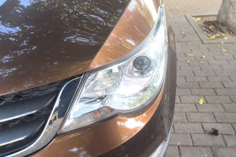 Used Baojun 730 2014 1.5L manual Comfort ESP version 7 seats Left Front Headlight