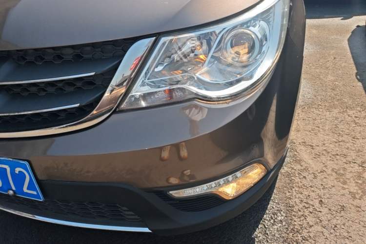 Used Baojun 730 2014 1.5L manual Comfort ESP version 7 seats Left Front Headlight