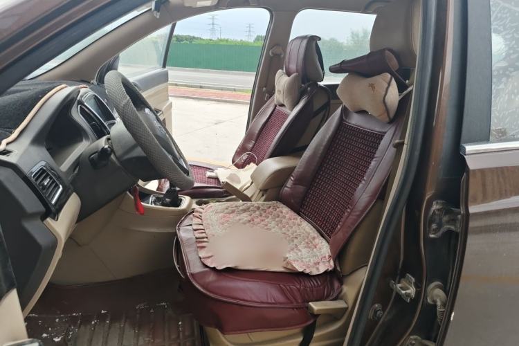 Used Baojun 730 2014 1.5L manual Comfort ESP version 7 seats Left Front Seat