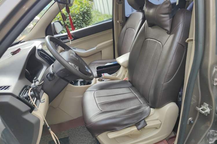 Used Baojun 730 2014 1.5L manual standard trim 7 seats Left Front Seat