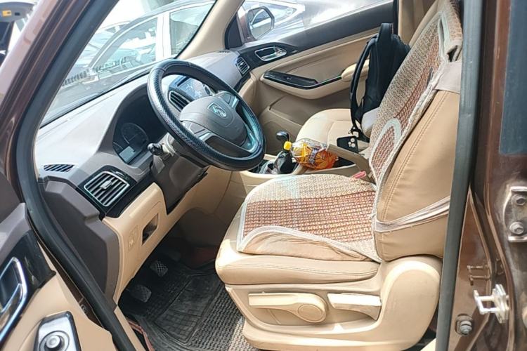 Used Baojun 730 2014 1.5L manual Comfort version 7 seats Left Front Seat