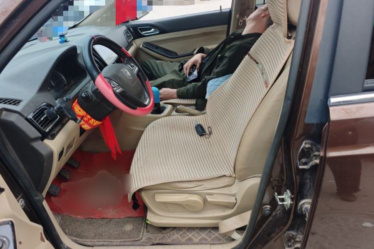 Used Baojun 730 2014 1.5L manual luxury trim 7 seats Left Front Seat