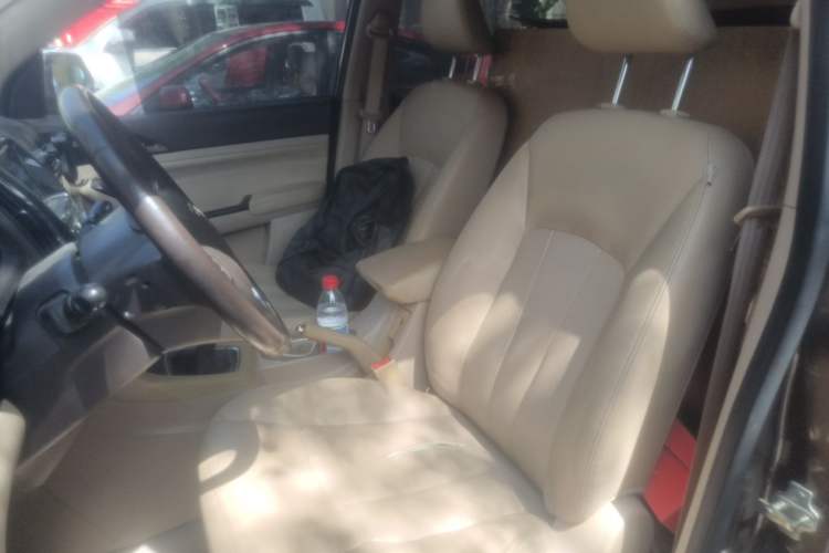 Used Baojun 730 2014 1.5L manual luxury trim 7 seats Left Front Seat