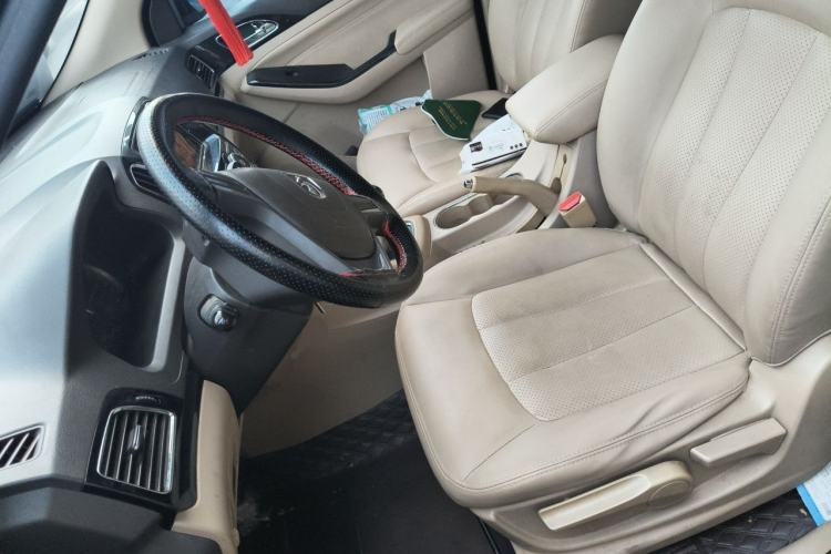 Used Baojun 730 2014 1.5L manual Comfort ESP version 7 seats Left Front Seat