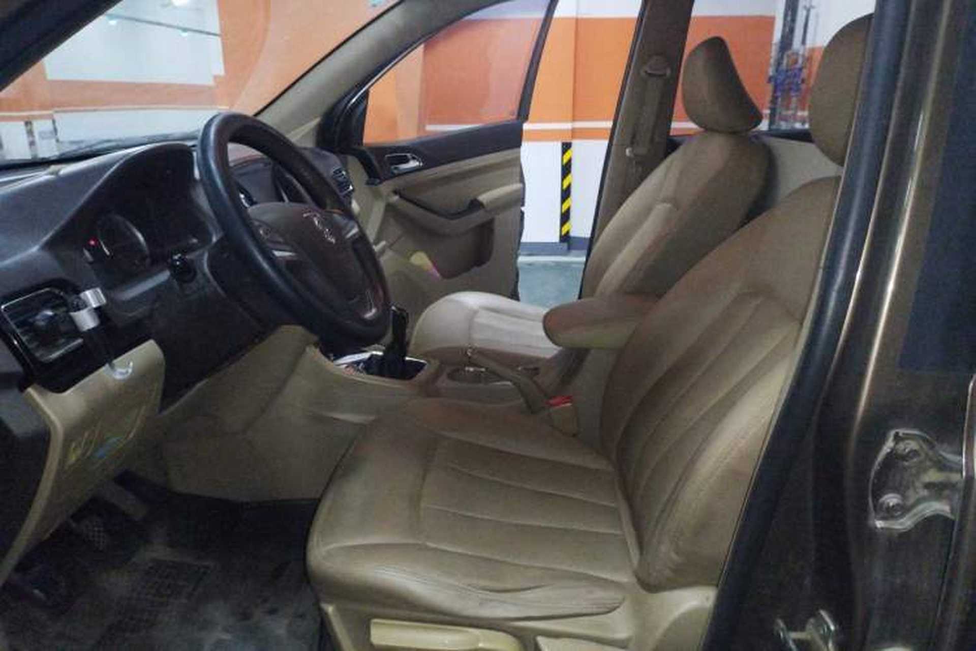 Used Baojun 730 2014 1.5L manual Comfort ESP version 7 seats Left Front Seat
