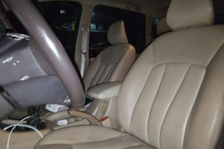 Used Baojun 730 2014 1.5L Manual Luxury Navigation ESP Version 7 Seats Left Front Seat