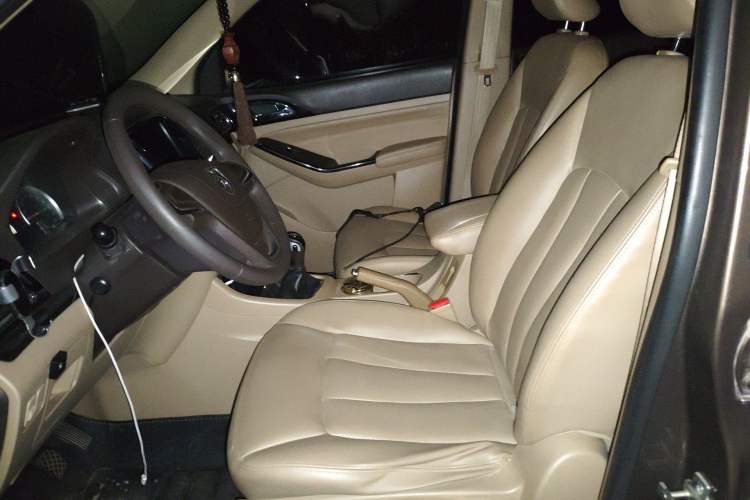 Used Baojun 730 2014 1.5L manual Comfort version 7 seats Left Front Seat