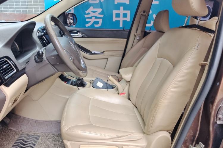 Used Baojun 730 2014 1.5L manual Comfort version 7 seats Left Front Seat