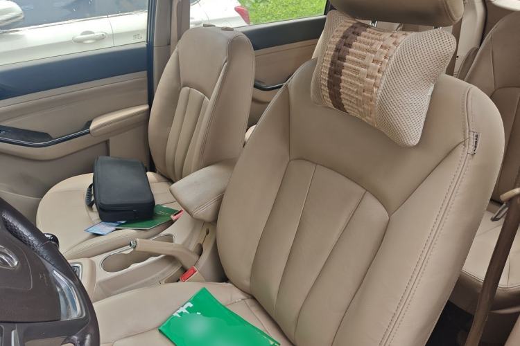 Used Baojun 730 2014 1.5L Manual Luxury Navigation ESP Version 7 Seats Left Front Seat