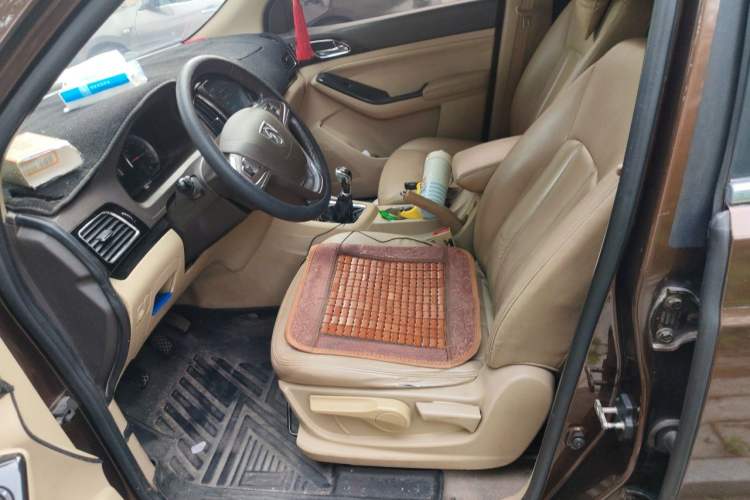 Used Baojun 730 2014 1.5L manual luxury trim 7 seats Left Front Seat