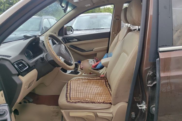 Used Baojun 730 2014 1.5L manual Comfort ESP version 7 seats Left Front Seat
