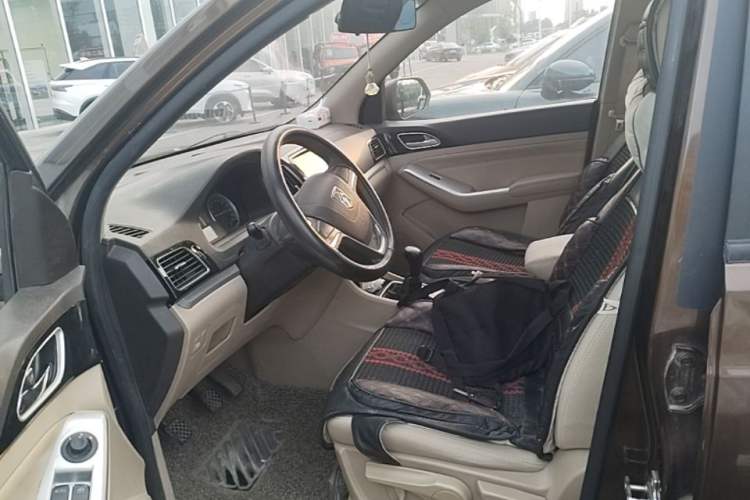 Used Baojun 730 2014 1.5L manual standard version 5 seats Left Front Seat