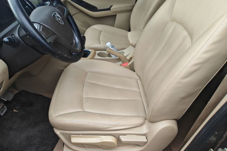 Used Baojun 730 2014 1.5L manual Comfort version 7 seats Left Front Seat