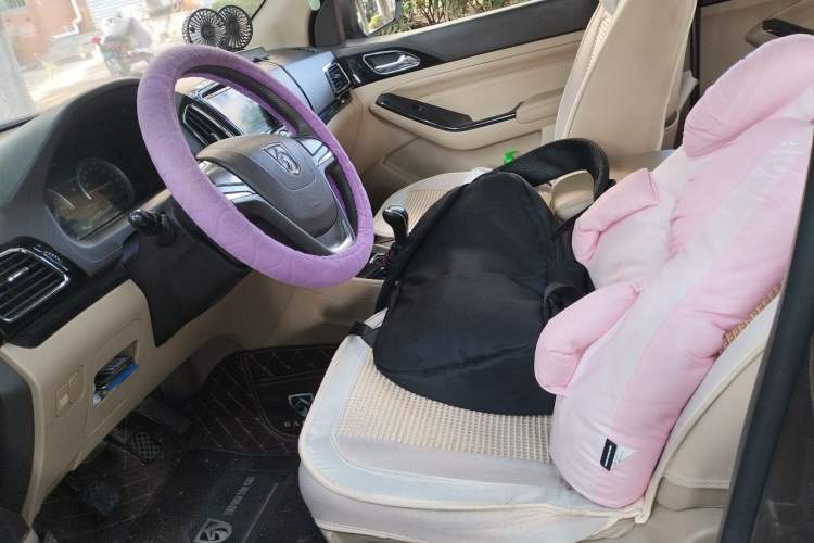 Used Baojun 730 2014 1.5L manual Comfort version 7 seats Left Front Seat
