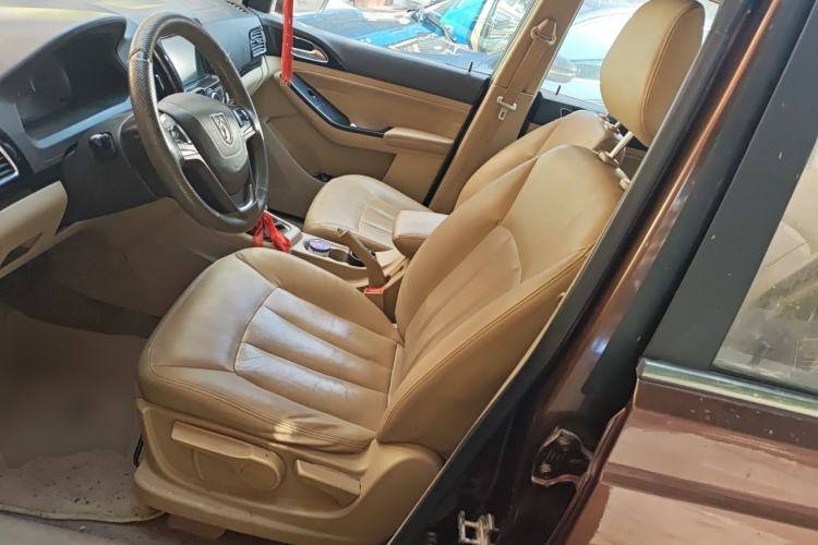 Used Baojun 730 2014 1.5L manual luxury trim 7 seats Left Front Seat