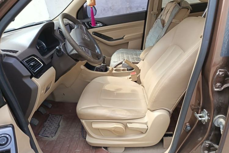 Used Baojun 730 2014 1.5L manual Comfort version 7 seats Left Front Seat