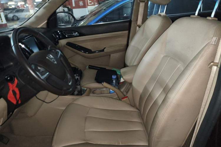 Used Baojun 730 2014 1.5L Manual Luxury Navigation ESP Version 7 Seats Left Front Seat