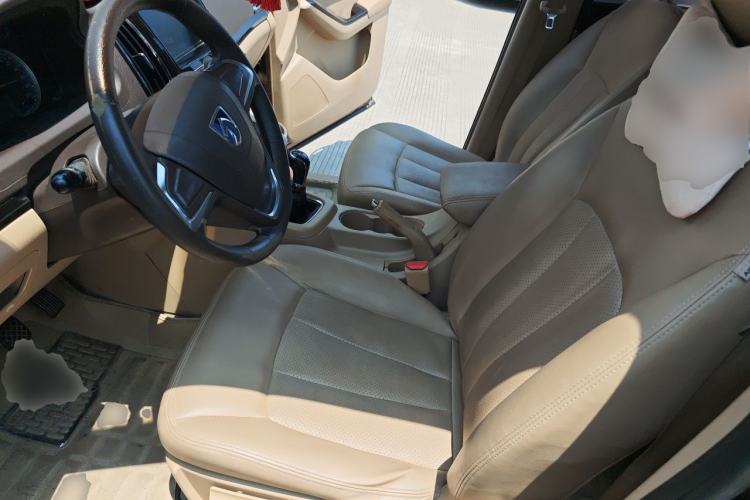 Used Baojun 730 2014 1.5L manual Comfort version 7 seats Left Front Seat