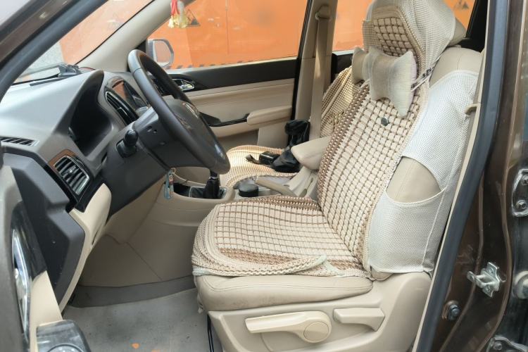 Used Baojun 730 2014 1.5L manual luxury trim 7 seats Left Front Seat