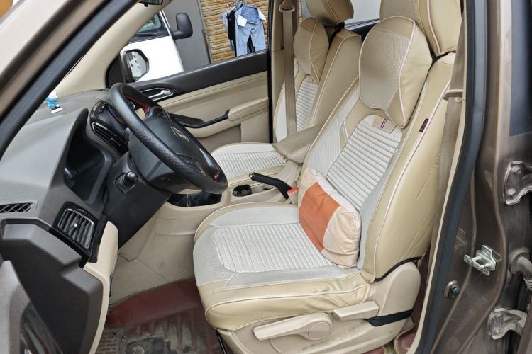 Used Baojun 730 2014 1.5L manual luxury trim 7 seats Left Front Seat