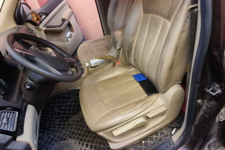 Used Baojun 730 2014 1.5L manual Comfort ESP version 7 seats Left Front Seat
