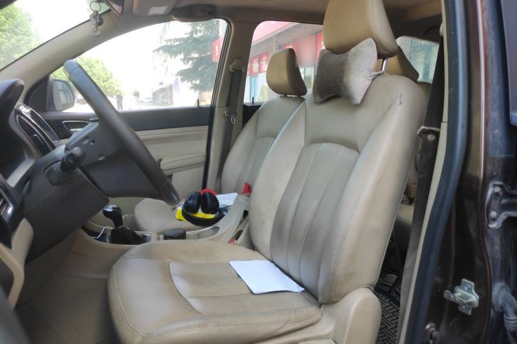 Used Baojun 730 2014 1.5L manual luxury trim 7 seats Left Front Seat