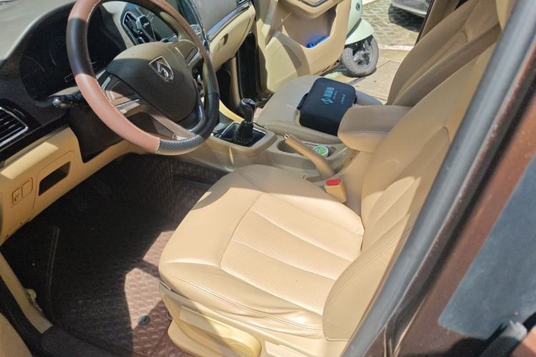 Used Baojun 730 2014 1.5L manual Comfort version 7 seats Left Front Seat