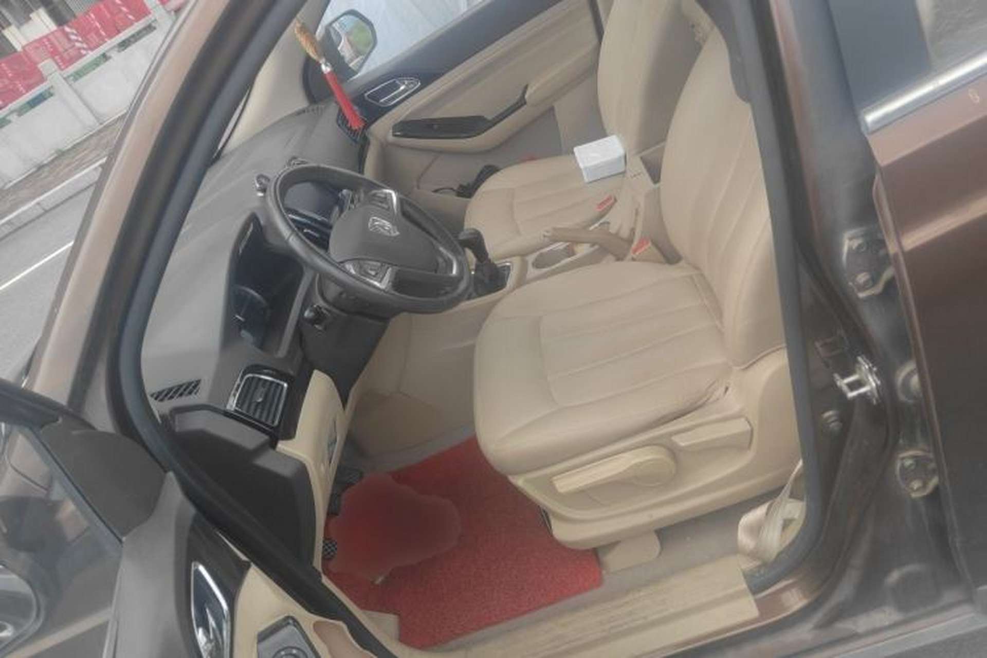 Used Baojun 730 2014 1.5L Manual Luxury Navigation ESP Version 7 Seats Left Front Seat