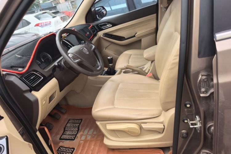 Used Baojun 730 2014 1.5L manual Comfort version 7 seats Left Front Seat