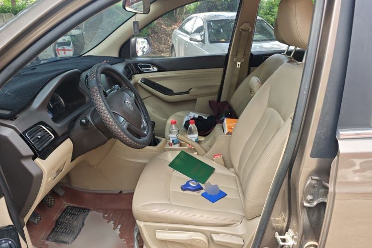 Used Baojun 730 2014 1.5L manual Comfort ESP version 7 seats Left Front Seat