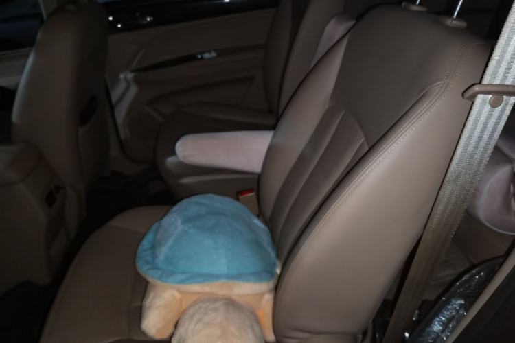 Used Baojun 730 2014 1.5L manual Comfort version 7 seats Left Rear Seat