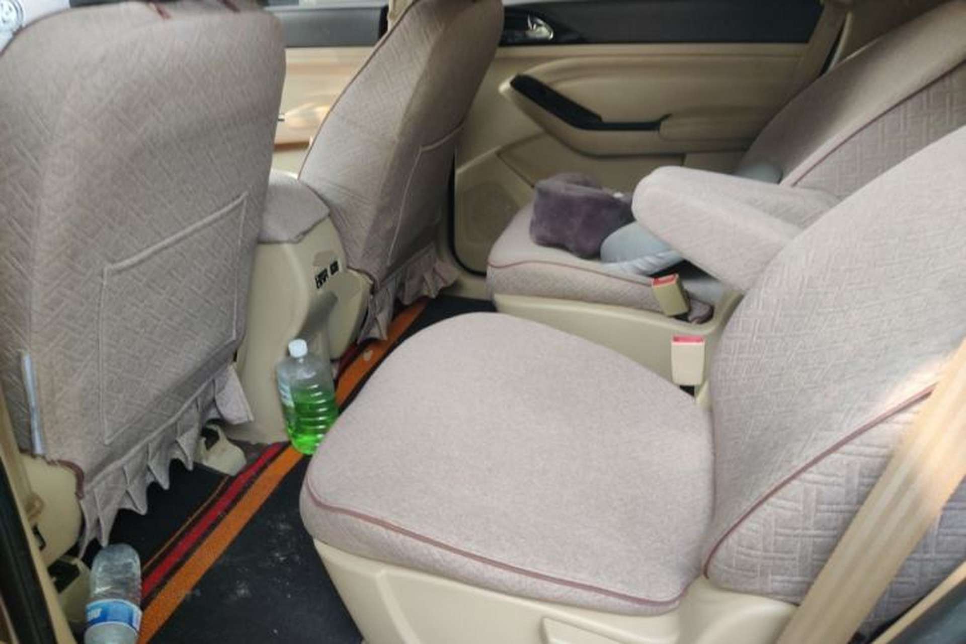 Used Baojun 730 2014 1.5L manual Comfort ESP version 7 seats Left Rear Seat