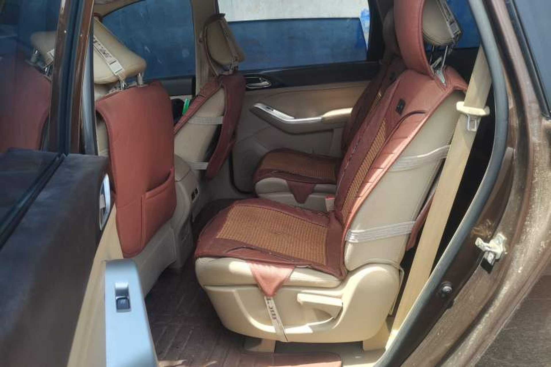 Used Baojun 730 2014 1.5L manual standard trim 7 seats Left Rear Seat