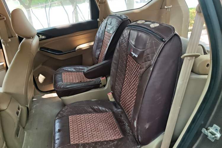 Used Baojun 730 2014 1.5L manual Comfort ESP version 7 seats Left Rear Seat