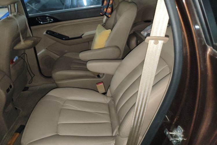 Used Baojun 730 2014 1.5L Manual Luxury Navigation ESP Version 7 Seats Left Rear Seat