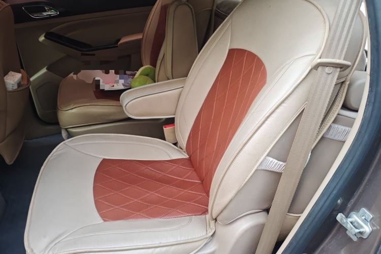 Used Baojun 730 2014 1.5L Manual Luxury Navigation ESP Version 7 Seats Left Rear Seat