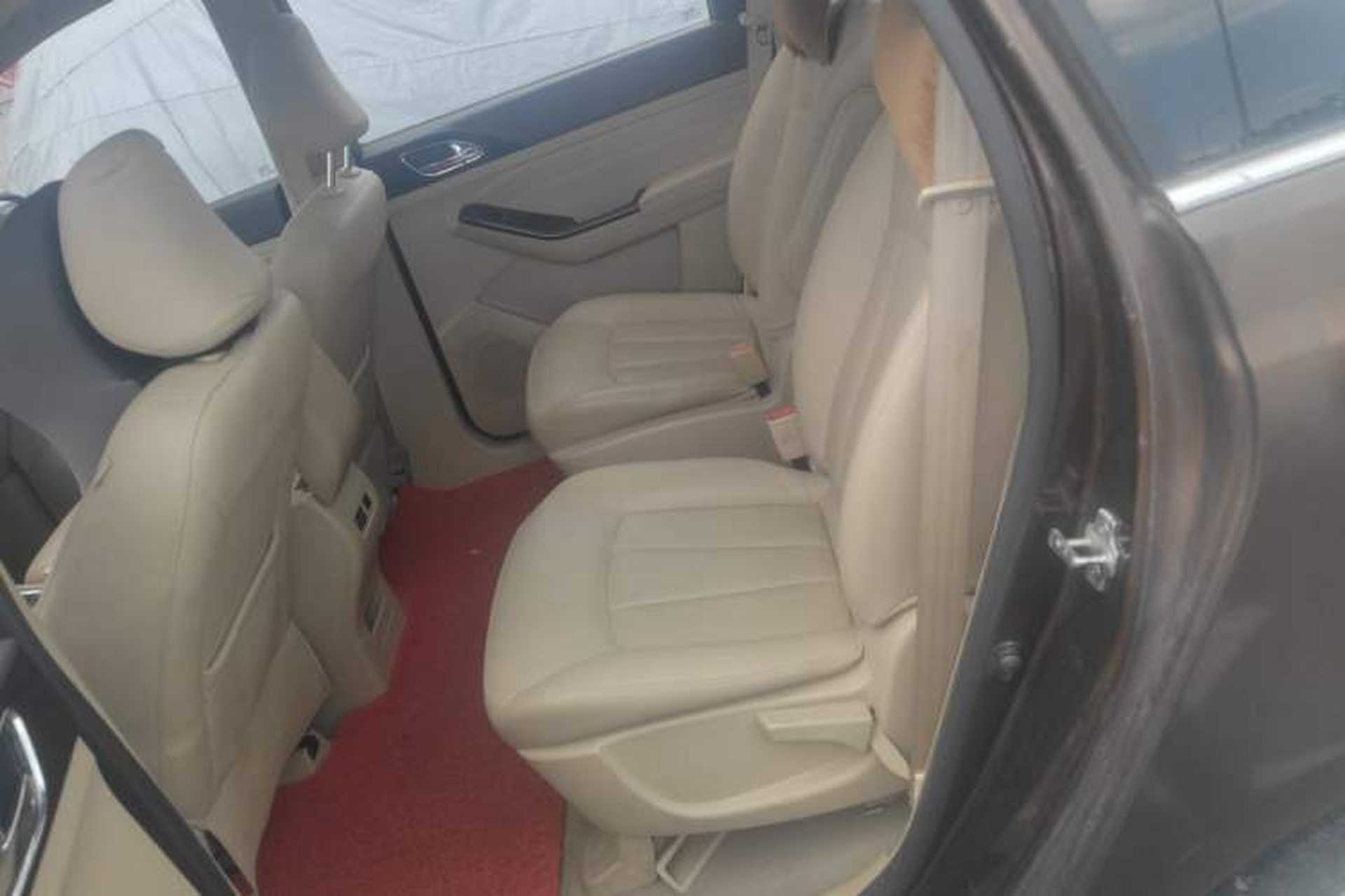 Used Baojun 730 2014 1.5L Manual Luxury Navigation ESP Version 7 Seats Left Rear Seat